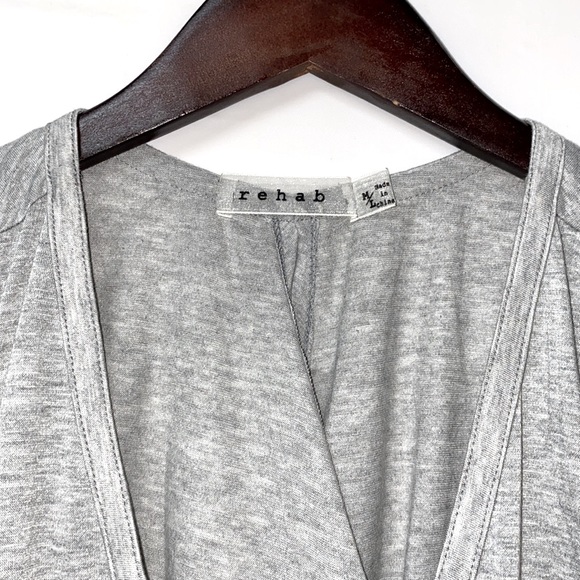Rehab grey tank - Picture 2 of 5